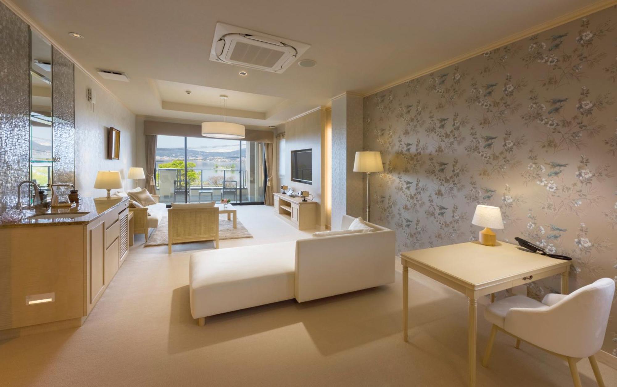 Katakura Silk Hotel Suwa  Bagian luar foto