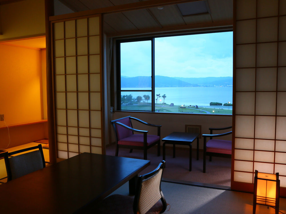 Katakura Silk Hotel Suwa  Bagian luar foto
